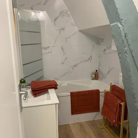 Charmant Appartement Renove Bayeux Exterior foto
